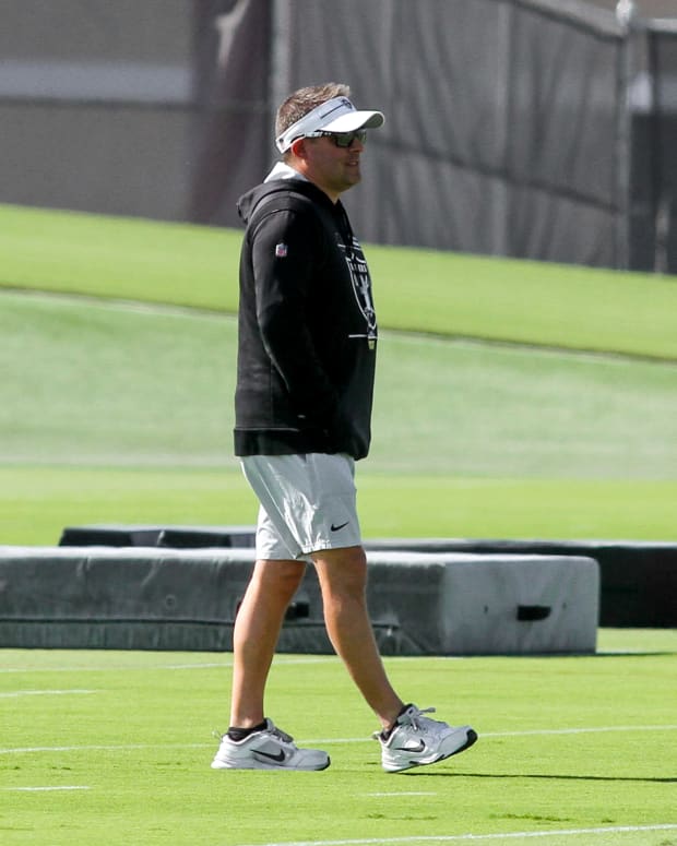 Josh McDaniels (3)